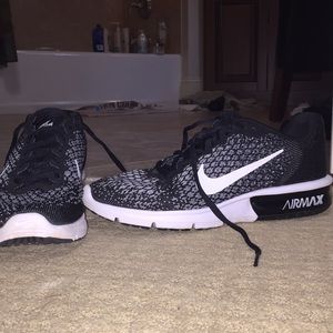 Nike Air Max Sequent 2